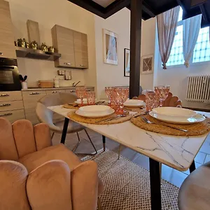 Regina In Porta Romana 2 - Sky Tv, Wifi E Breakfast Box , Milano Italia